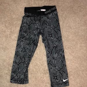 Nike cropped leggings